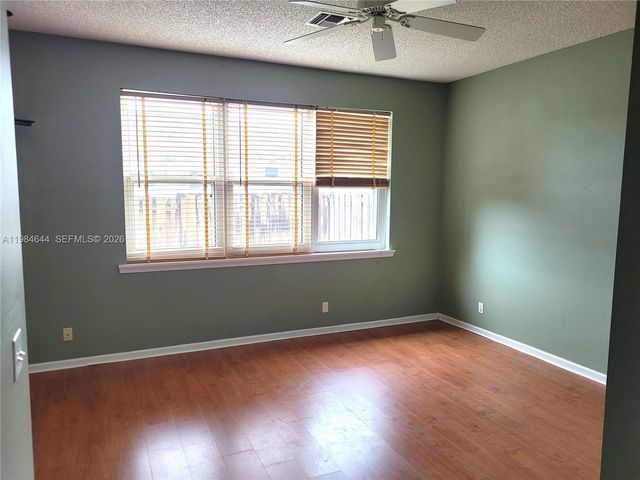 5823 Plum Harbor Cir, Tamarac, FL 33321