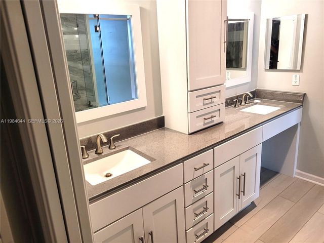 5823 Plum Harbor Cir, Tamarac, FL 33321