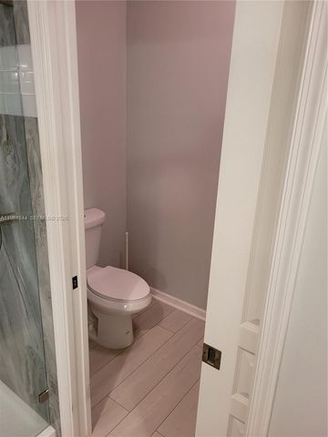 5823 Plum Harbor Cir, Tamarac, FL 33321