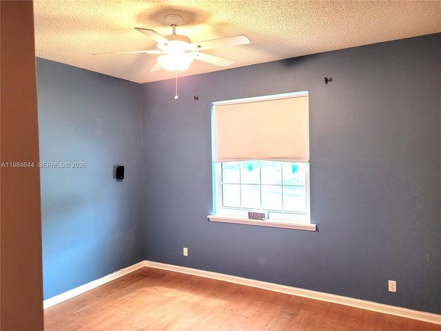 5823 Plum Harbor Cir, Tamarac, FL 33321