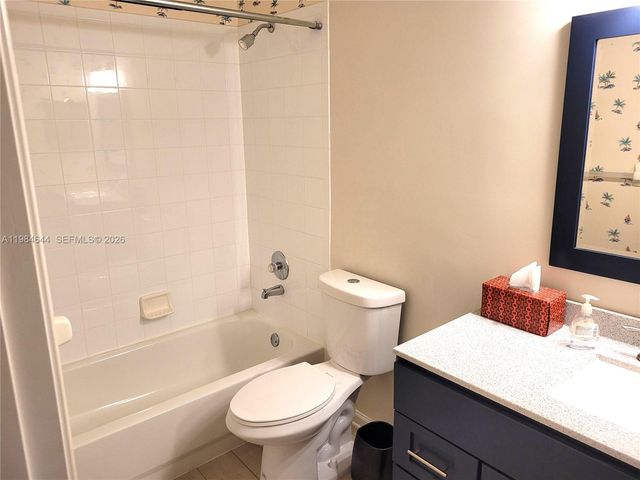 5823 Plum Harbor Cir, Tamarac, FL 33321