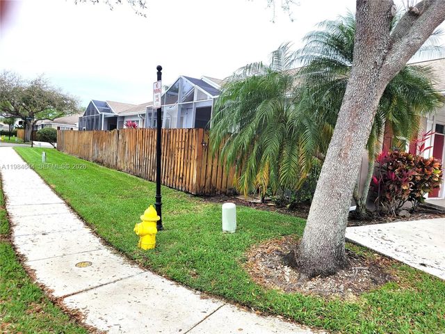 5823 Plum Harbor Cir, Tamarac, FL 33321