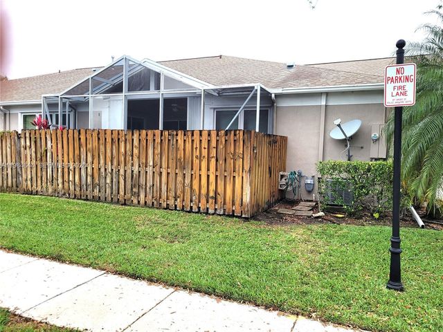 5823 Plum Harbor Cir, Tamarac, FL 33321