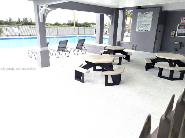 5823 Plum Harbor Cir, Tamarac, FL 33321