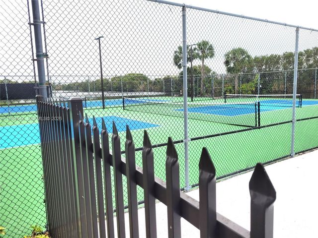 5823 Plum Harbor Cir, Tamarac, FL 33321