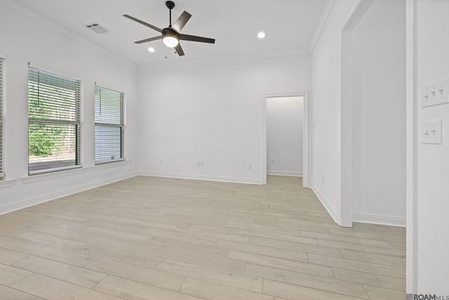 9239 Asoka Ave, Baton Rouge, LA 70810