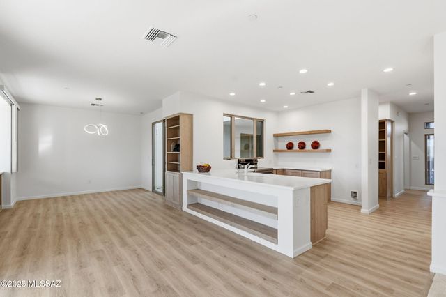 1032 E Cave Canyon Place, Green Valley, AZ 85614