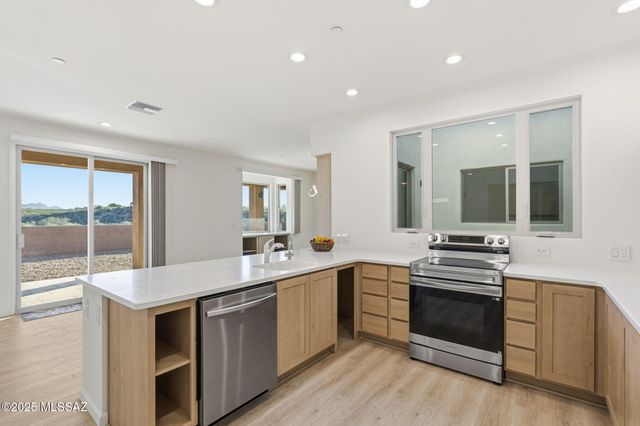 1032 E Cave Canyon Place, Green Valley, AZ 85614