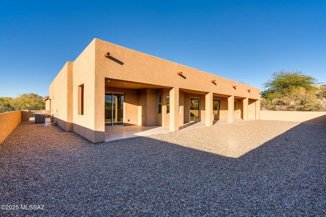1032 E Cave Canyon Place, Green Valley, AZ 85614