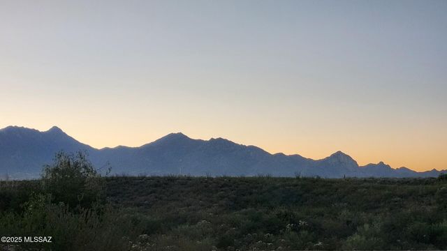 1032 E Cave Canyon Place, Green Valley, AZ 85614