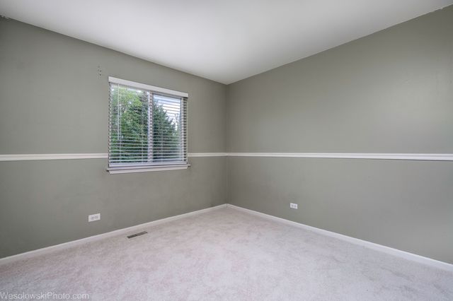 1 Coventry Court, South Elgin, IL 60177