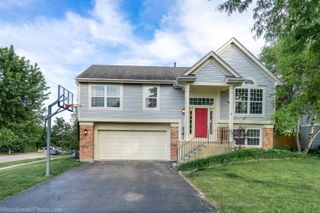 1 Coventry Court, South Elgin, IL 60177