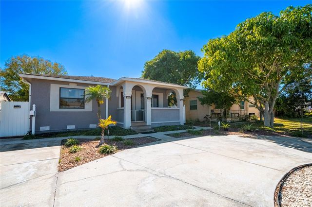 2300 37TH AVENUE N, St Petersburg, FL 33713