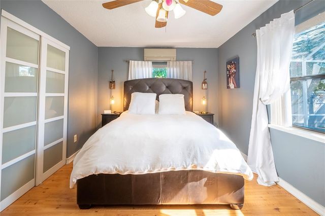 2300 37TH AVENUE N, St Petersburg, FL 33713