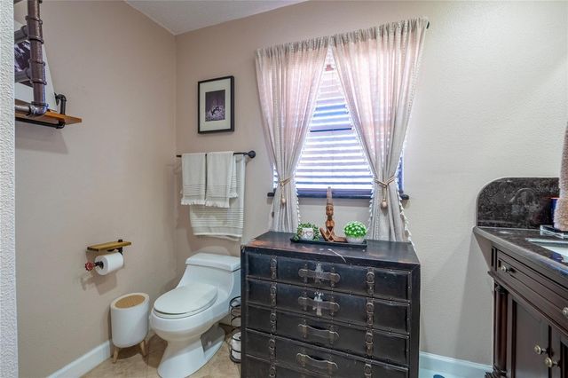 2300 37TH AVENUE N, St Petersburg, FL 33713