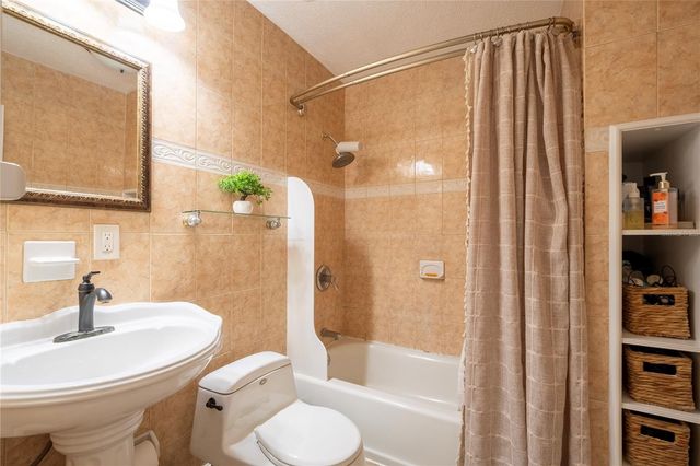 2300 37TH AVENUE N, St Petersburg, FL 33713