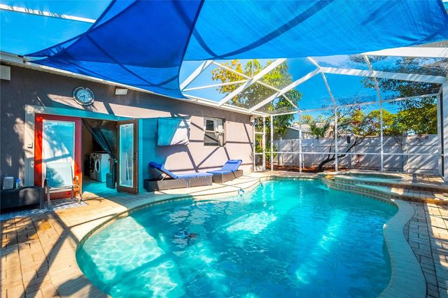 2300 37TH AVENUE N, St Petersburg, FL 33713