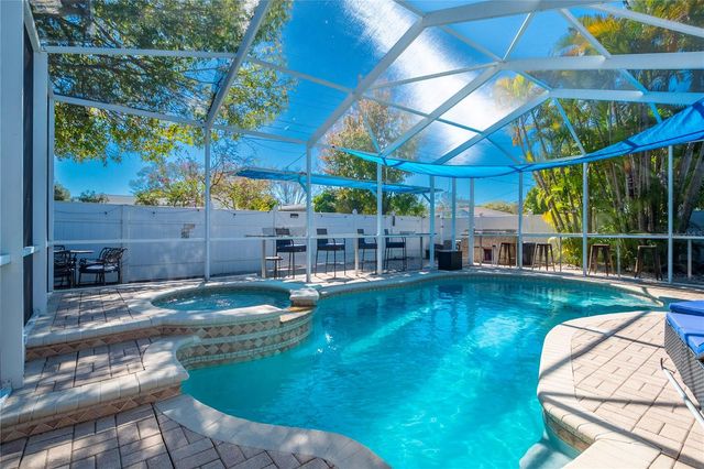 2300 37TH AVENUE N, St Petersburg, FL 33713