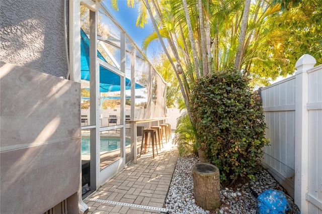 2300 37TH AVENUE N, St Petersburg, FL 33713