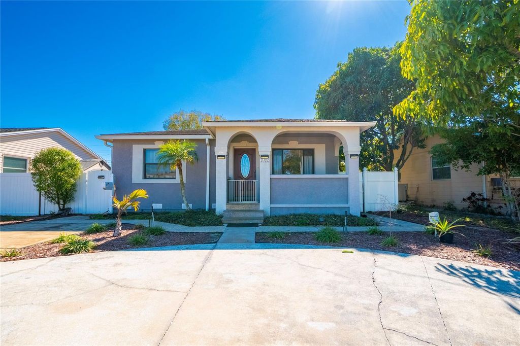 2300 37TH AVENUE N, St Petersburg, FL 33713