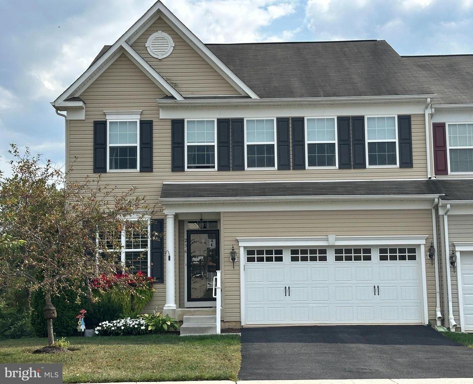 236 GREENVALE MEWS DR #1, Westminster, MD 21157