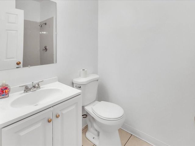 3518 W Lexington Street, Chicago, IL 60624
