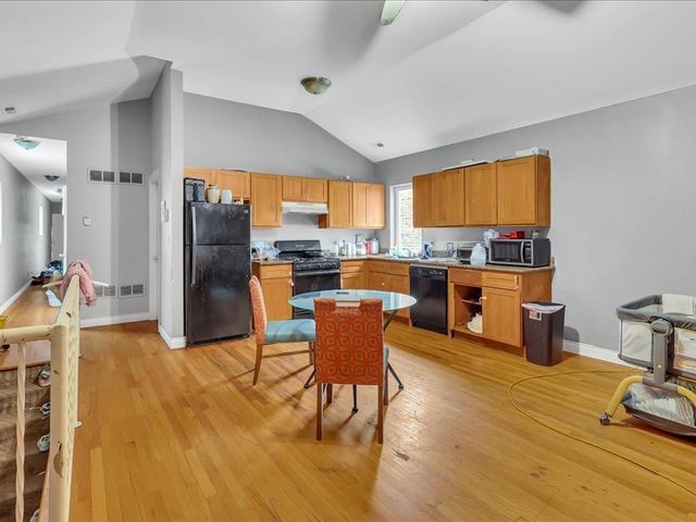 3518 W Lexington Street, Chicago, IL 60624