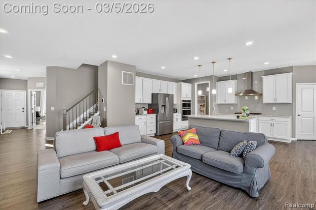 2887 Dillon Drive, Ann Arbor, MI 48105