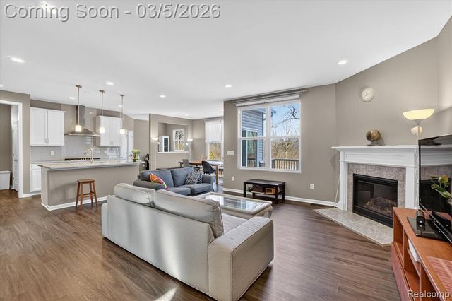 2887 Dillon Drive, Ann Arbor, MI 48105