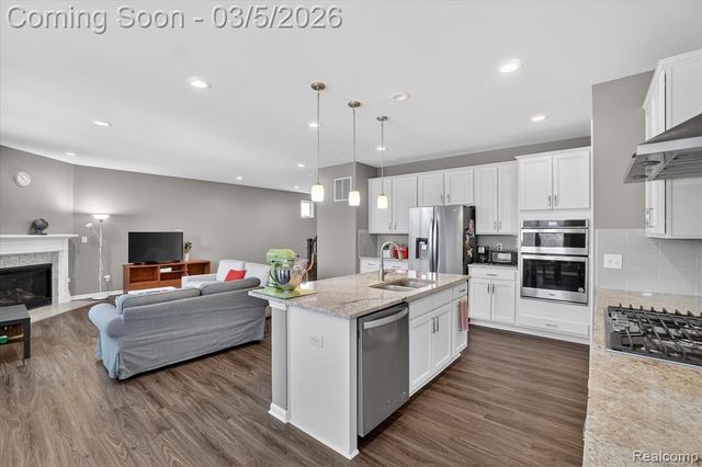 2887 Dillon Drive, Ann Arbor, MI 48105