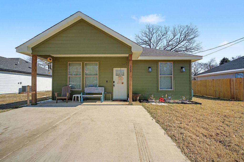 223 Harris Boulevard, Malakoff, TX 75148