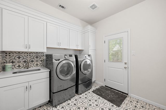1603 Falcon Ledge DR, Austin, TX 78746