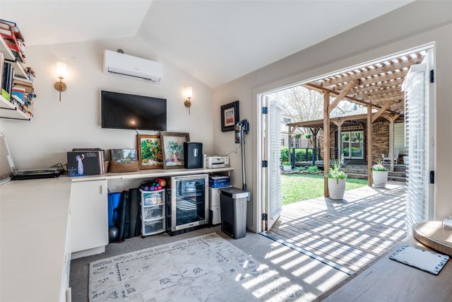 422 Monte Vista Drive, Dallas, TX 75223