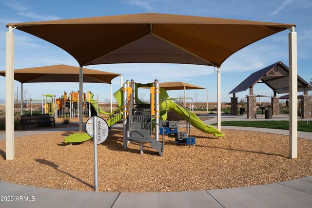 33988 N FIORE Drive, San Tan Valley, AZ 85143