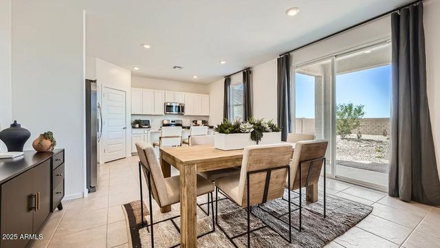 33988 N FIORE Drive, San Tan Valley, AZ 85143