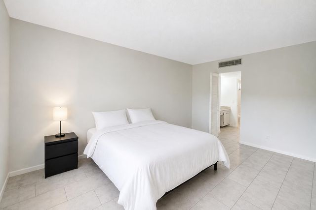 6300 NW 62ND Street 308, Tamarac, FL 33319