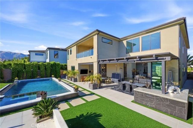 20556 W Wisteria Court, Porter Ranch, CA 91326