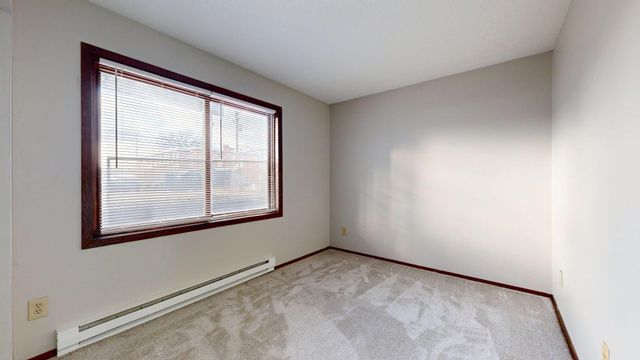 924 21st Avenue S, Minneapolis, MN 55404