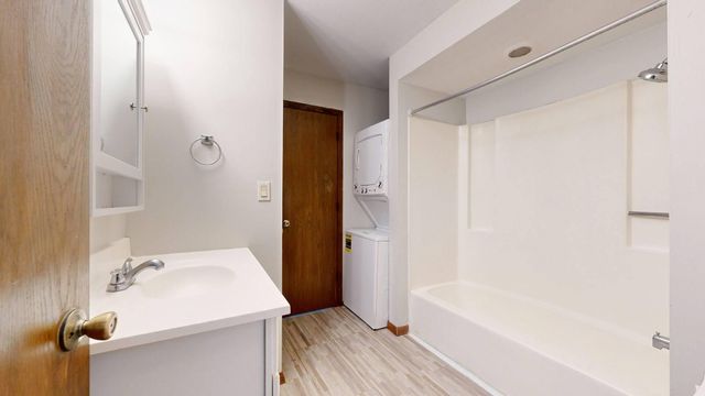 924 21st Avenue S, Minneapolis, MN 55404