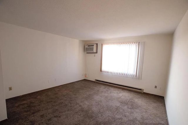 924 21st Avenue S, Minneapolis, MN 55404