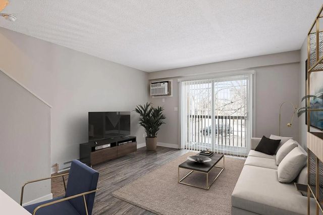 924 21st Avenue S, Minneapolis, MN 55404