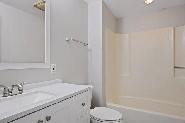 924 21st Avenue S, Minneapolis, MN 55404