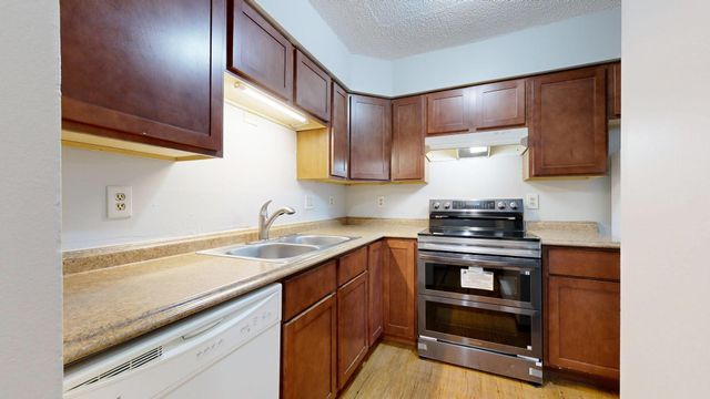 924 21st Avenue S, Minneapolis, MN 55404