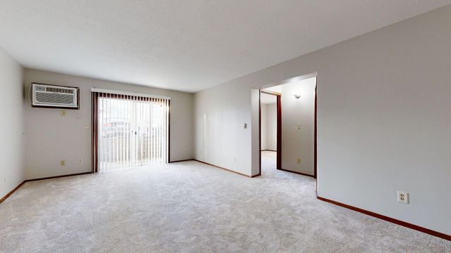 924 21st Avenue S, Minneapolis, MN 55404