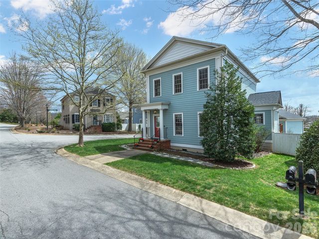 131 White Ash Drive E, Asheville, NC 28803