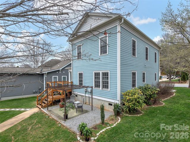 131 White Ash Drive E, Asheville, NC 28803