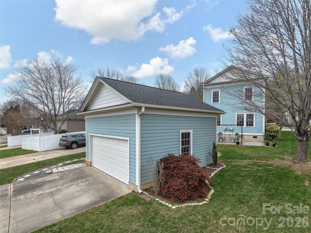 131 White Ash Drive E, Asheville, NC 28803