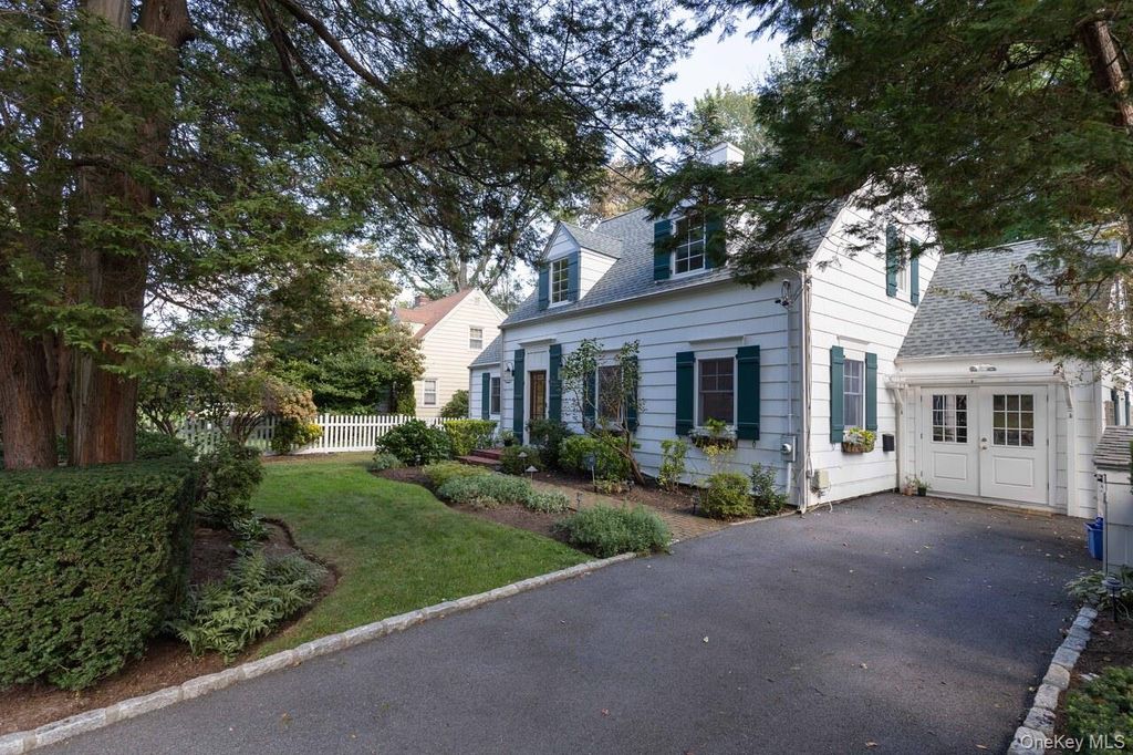7 Knollwood Drive, Rye Brook, NY 10573 — photo 2