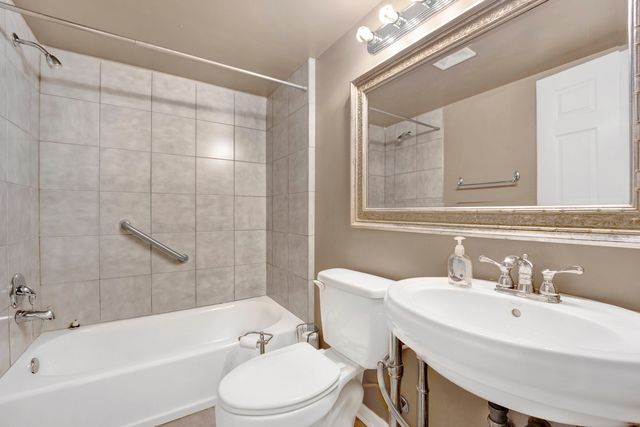 15502 Orlan Brook Drive 222, Orland Park, IL 60462