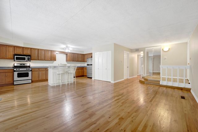 15502 Orlan Brook Drive 222, Orland Park, IL 60462
